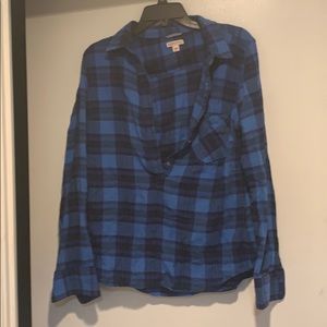 Women’s medium plaid shirt